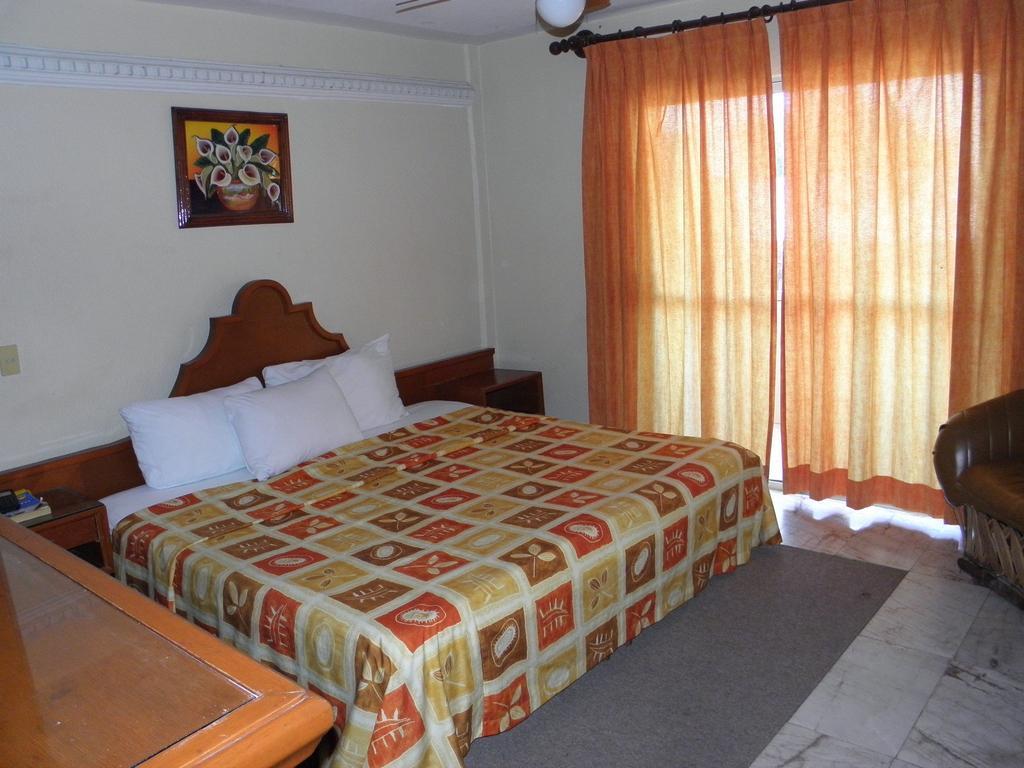 Hotel Villa Cahita Los Mochis Room photo