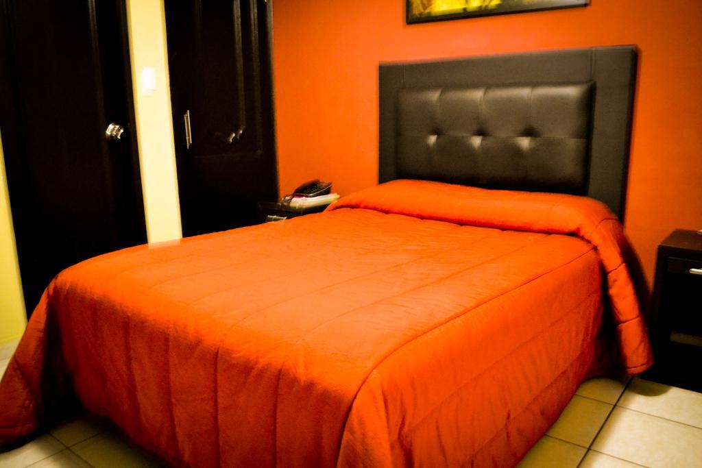Hotel Villa Cahita Los Mochis Exterior photo